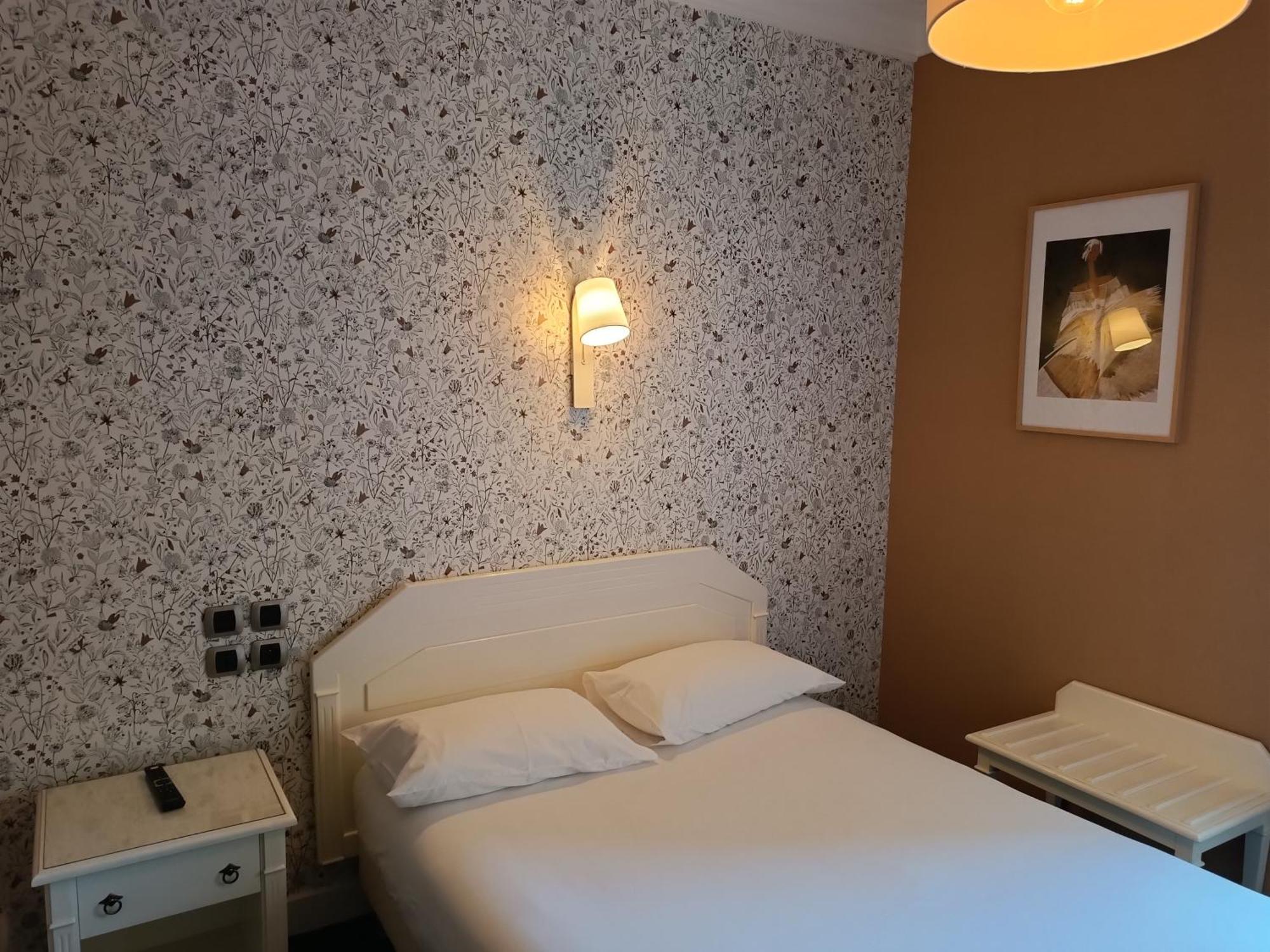 Contact Hotel Limoges - Hotel Des Deux Moulins Exterior foto
